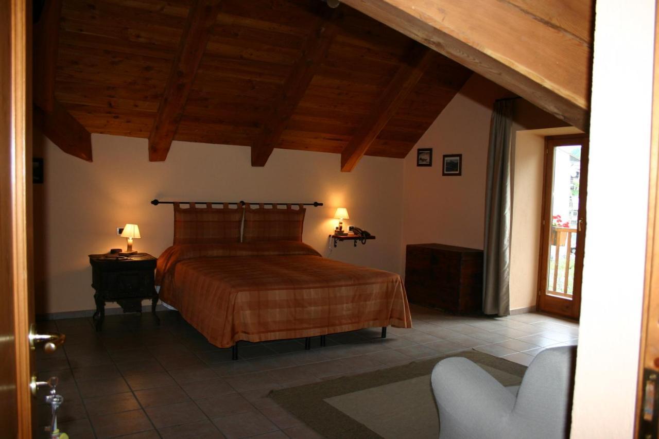 Hotel La Ginestra Cesana Torinese Exterior photo