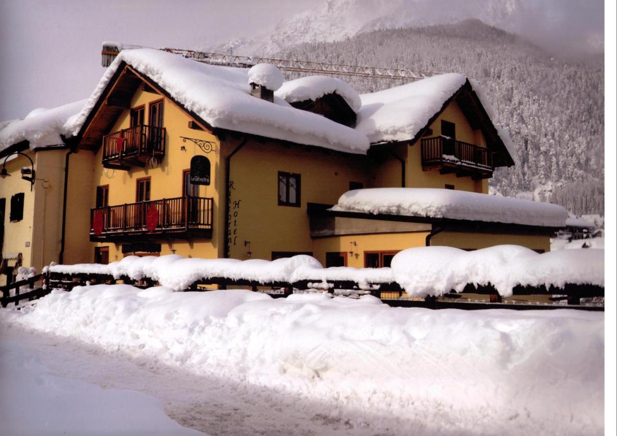 Hotel La Ginestra Cesana Torinese Exterior photo